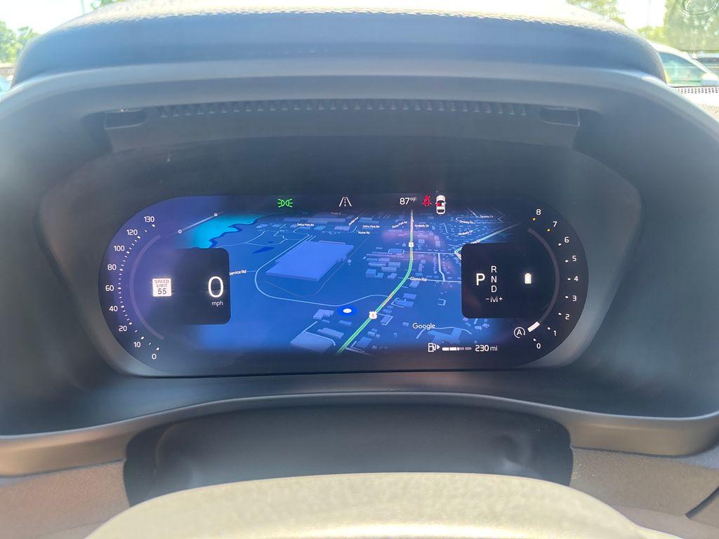 صورة مصغرة 17 لـ 2024 Volvo XC40 B5 PLUS DARK THEME