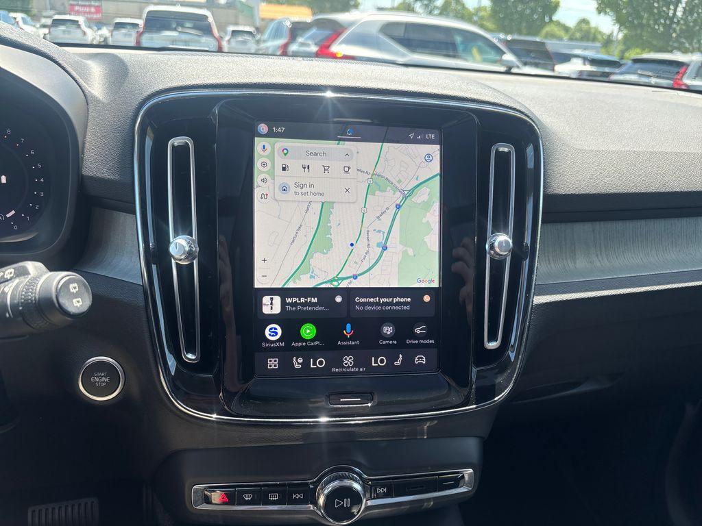 صورة مصغرة 20 لـ 2024 Volvo XC40 B5 PLUS DARK THEME