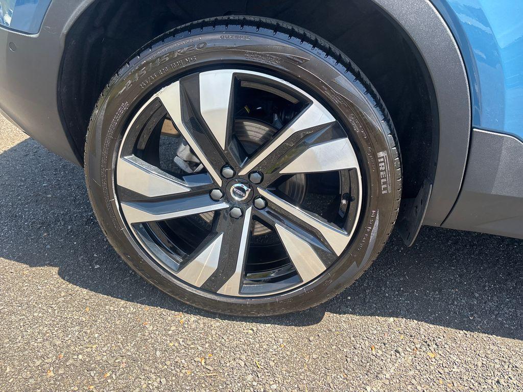 صورة مصغرة 32 لـ 2024 Volvo XC40 B5 PLUS DARK THEME