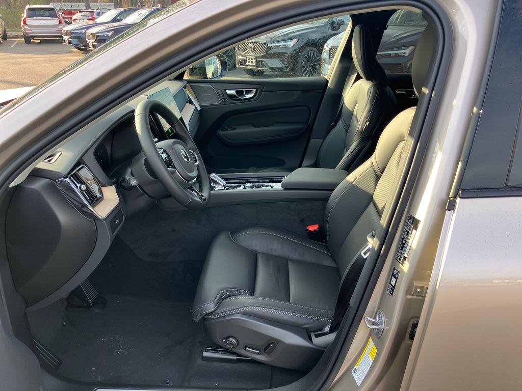 2026 Volvo XC60 B5 ULTRA 照片 9
