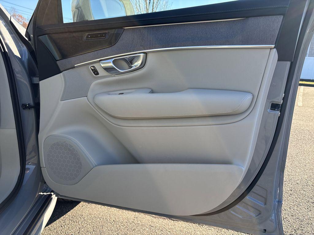 صورة مصغرة 18 لـ 2026 Volvo XC90 B6 ULTRA 7-SEATER