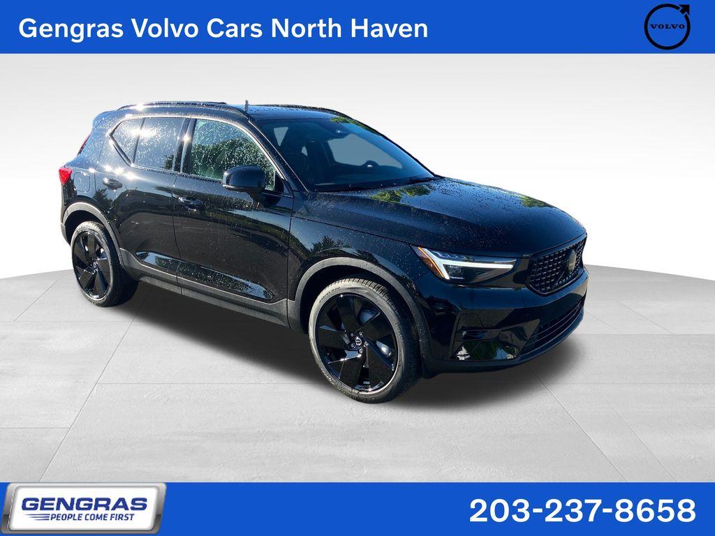 New 2026 Volvo XC40 B5 Ultra Black Edition
