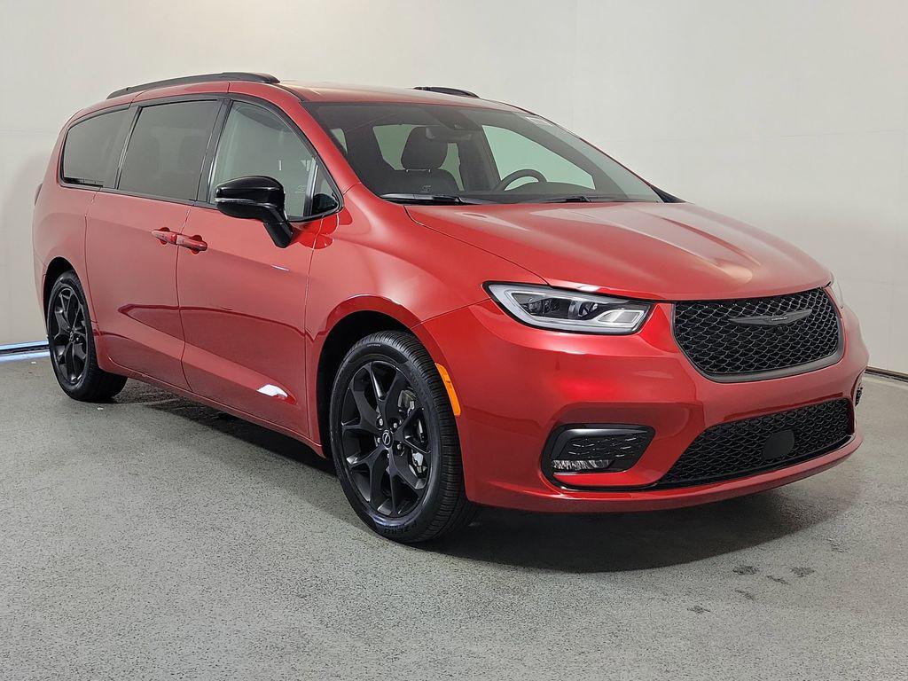 New 2026 Chrysler Pacifica L