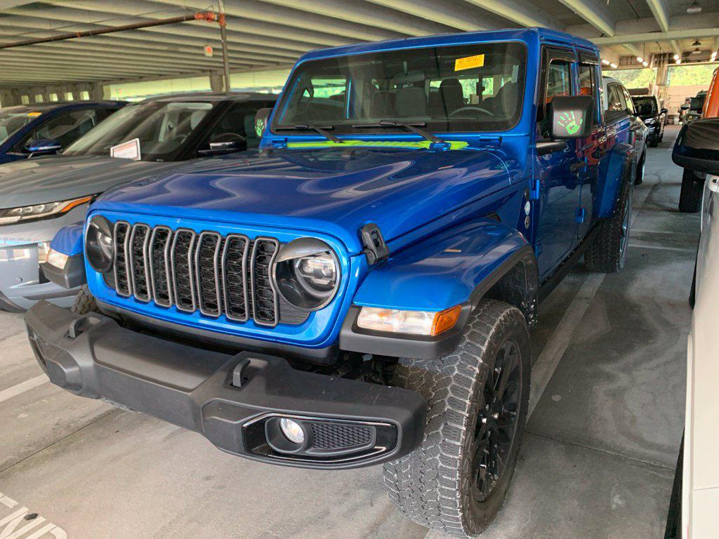 2024 Jeep Gladiator Sport