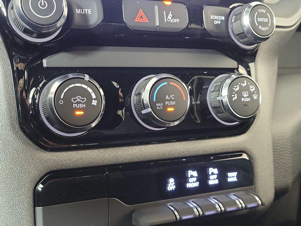 2026 RAM 1500 EXPRESS — миниатюра 21
