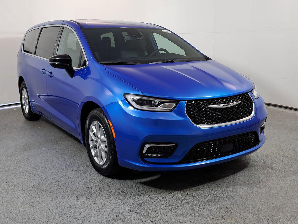 New 2026 Chrysler Pacifica L