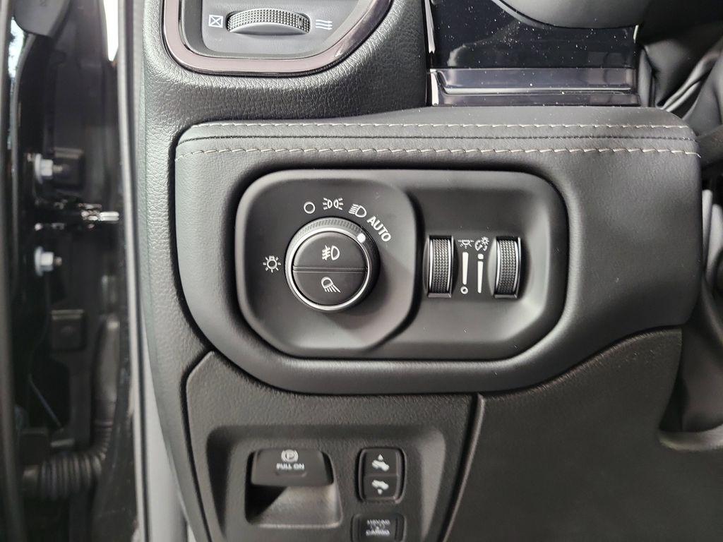 صورة مصغرة 13 لـ 2026 RAM 1500 LIMITED
