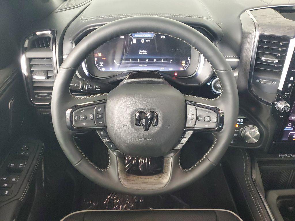 صورة مصغرة 14 لـ 2026 RAM 1500 LIMITED