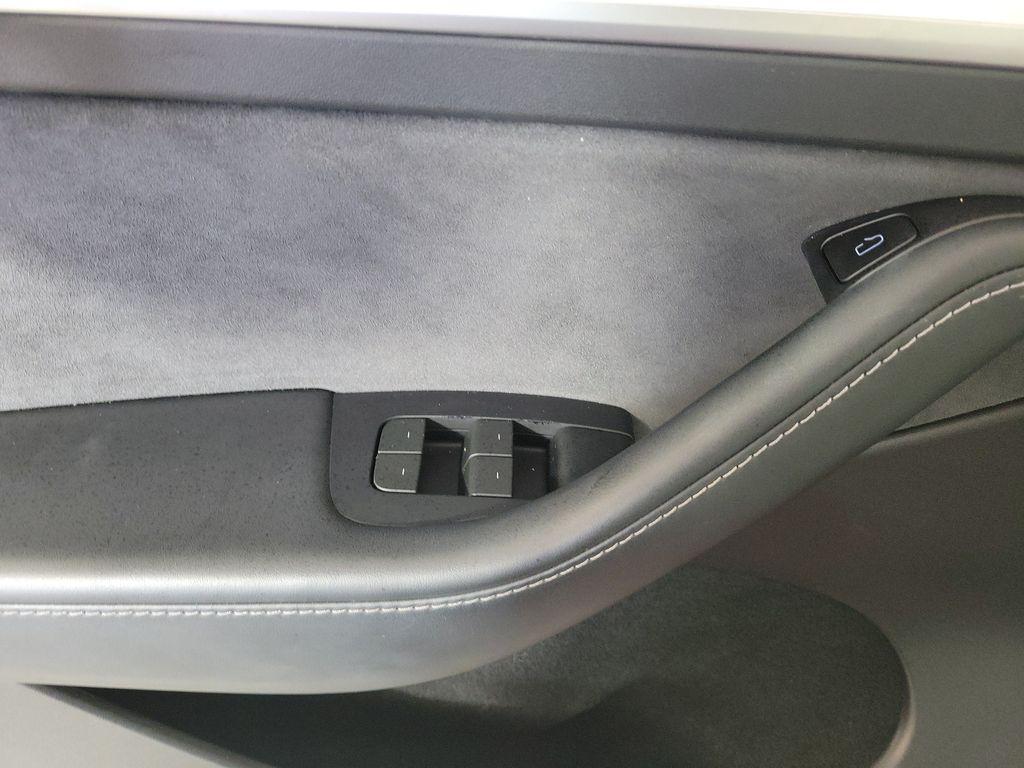 صورة مصغرة 13 لـ 2023 Tesla MODEL Y RWD