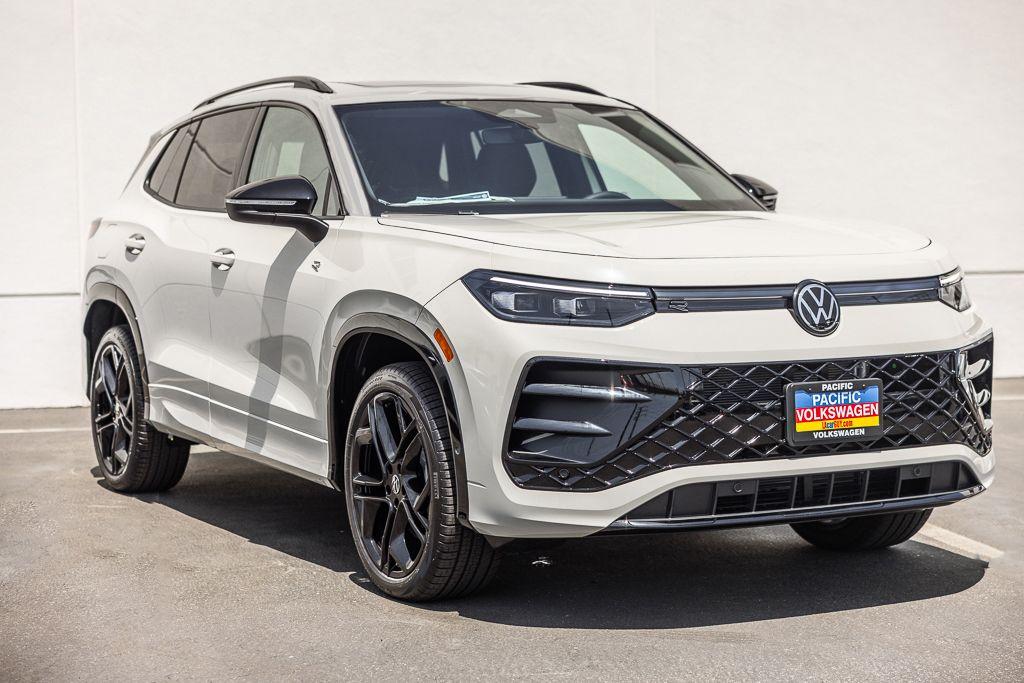 New 2026 Volkswagen Tiguan 2.0T SE R-Line Black