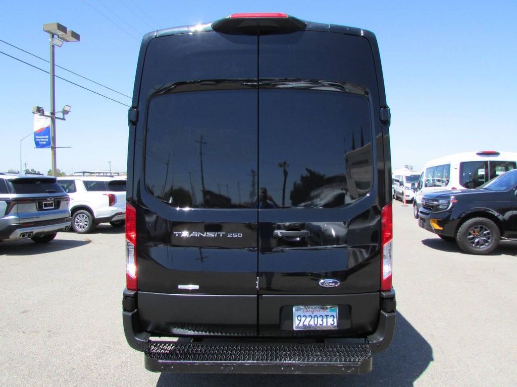 صورة 7 لـ 2023 FORD TRANSIT-250 BASE