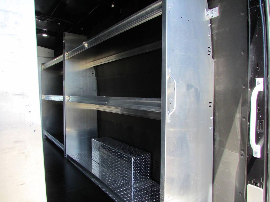 صورة مصغرة 24 لـ 2023 FORD TRANSIT-250 BASE