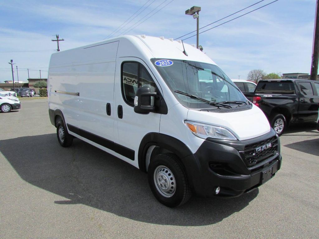 صورة 2 لـ 2025 RAM PROMASTER 3500 HIGH ROOF