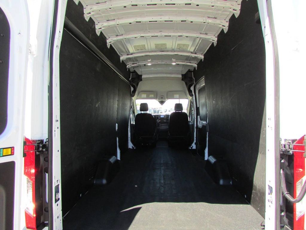 صورة مصغرة 25 لـ 2024 FORD TRANSIT-250 BASE