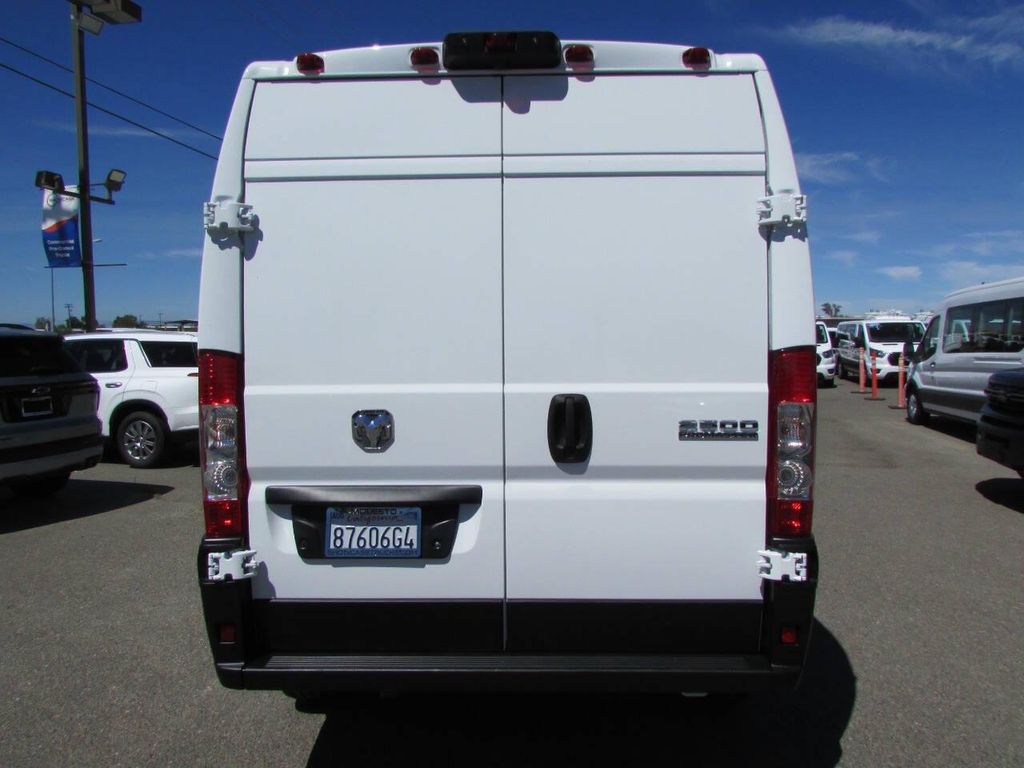 صورة 8 لـ 2026 RAM PROMASTER 2500 TRADESMAN