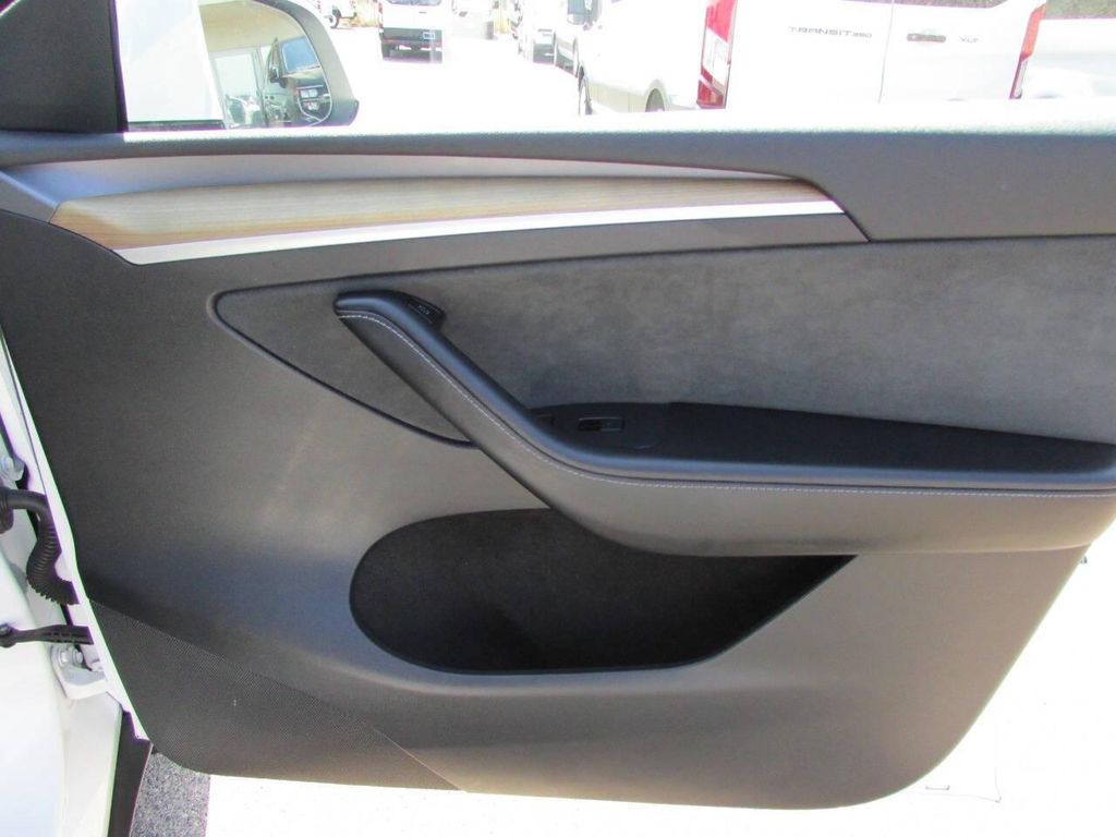 2023 Tesla MODEL Y LONG RANGE DUAL MOTOR ALL-WHEEL DRIVE thumbnail 19