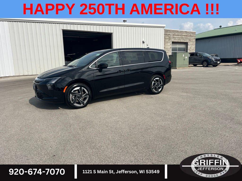 New 2027 Chrysler Pacifica Limited