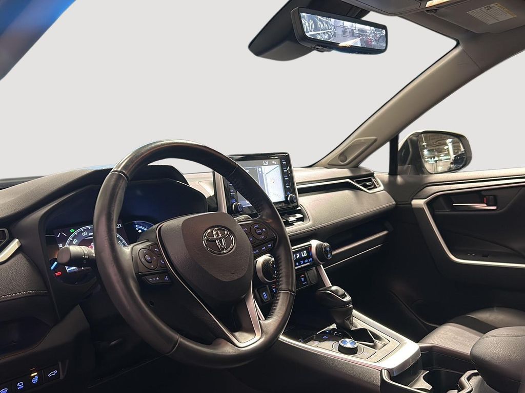 2020 Toyota RAV4 HYBRID LIMITED photo 8