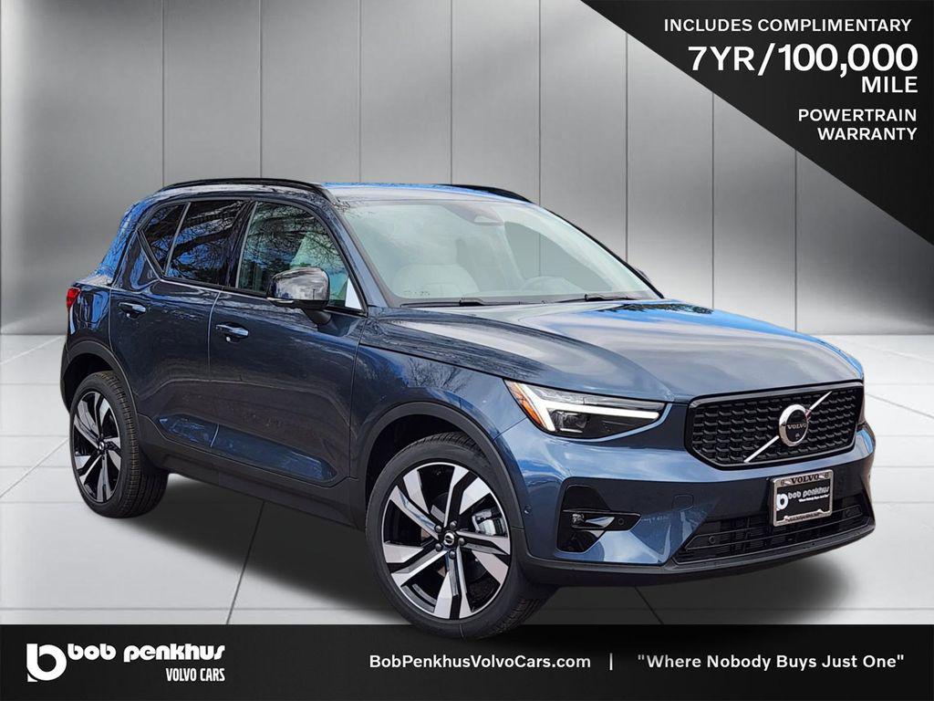 New 2026 Volvo XC40 Plus, B5 AWD Gas (mild hybrid), Dark