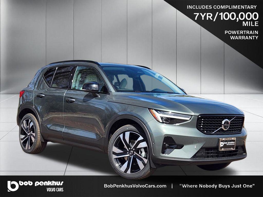 New 2026 Volvo XC40 Ultra, B5 AWD Gas (mild hybrid), Dark