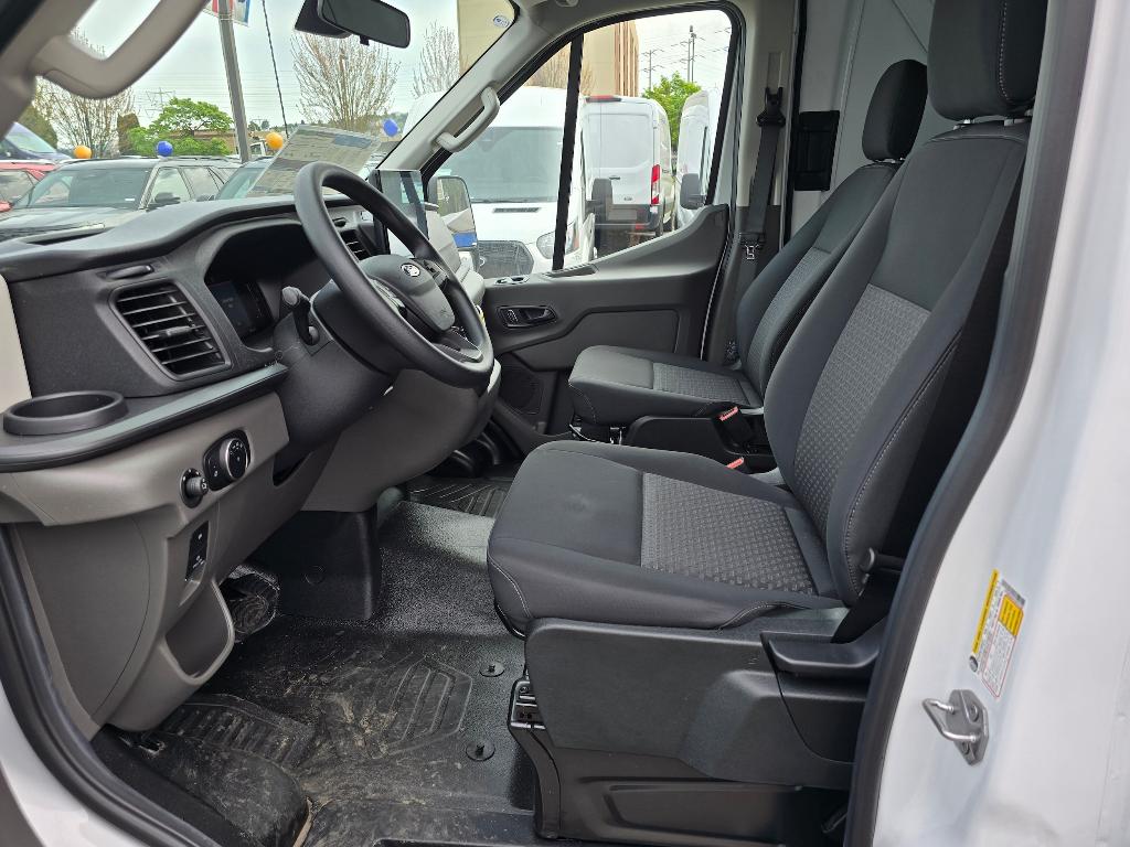 صورة مصغرة 13 لـ 2026 FORD TRANSIT-250 148 WB MEDIUM ROOF CARGO