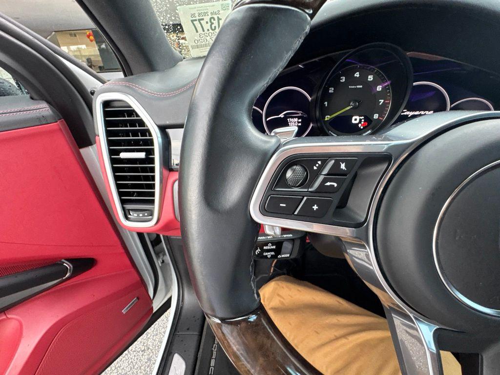 صورة مصغرة 38 لـ 2023 Porsche CAYENNE PLATINUM EDITION
