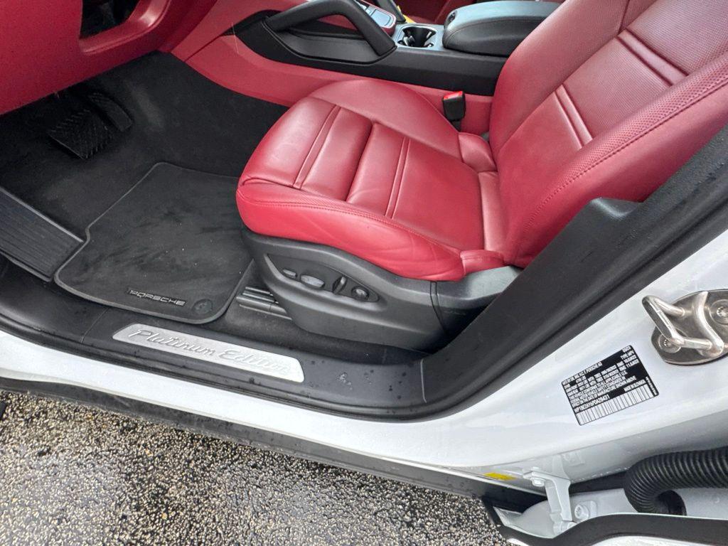صورة مصغرة 34 لـ 2023 Porsche CAYENNE PLATINUM EDITION