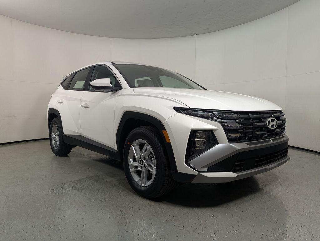 New 2026 Hyundai TUCSON SE