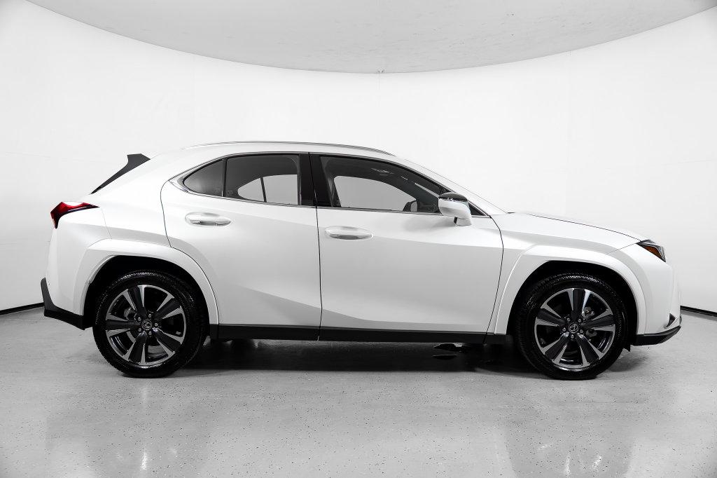 2025 Lexus UX 300H PREMIUM — фото 3