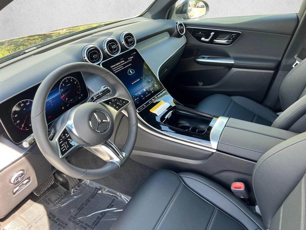 2026 Mercedes-BENZ GLC — миниатюра 11