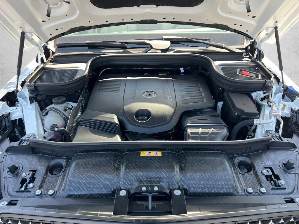 2026 Mercedes-BENZ GLE — миниатюра 18