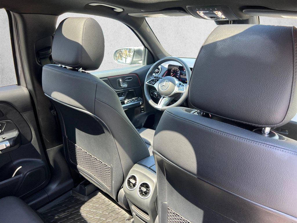 2026 Mercedes-BENZ GLB — миниатюра 26