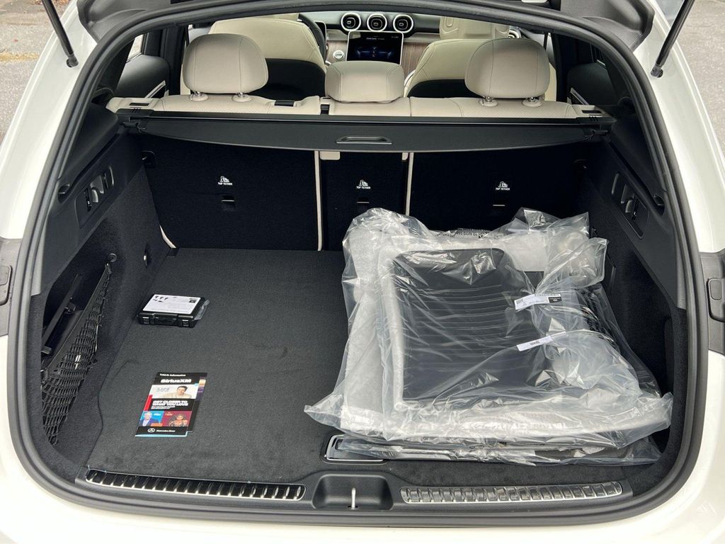 2026 Mercedes-BENZ GLC — миниатюра 28