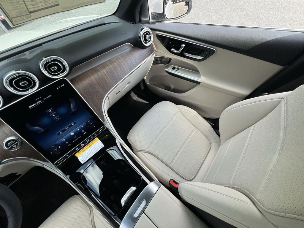 2026 Mercedes-BENZ GLC 缩略图 11