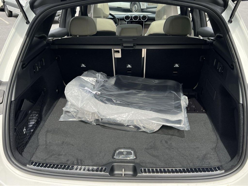 2026 Mercedes-BENZ GLC — миниатюра 28