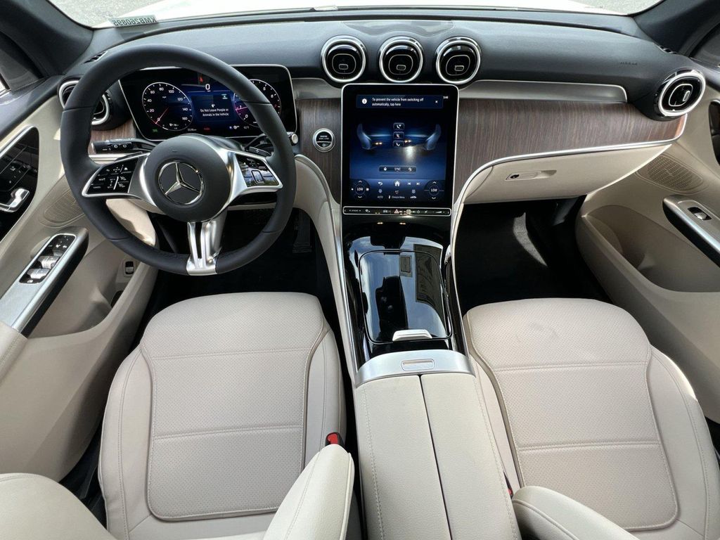 2026 Mercedes-BENZ GLC — миниатюра 25
