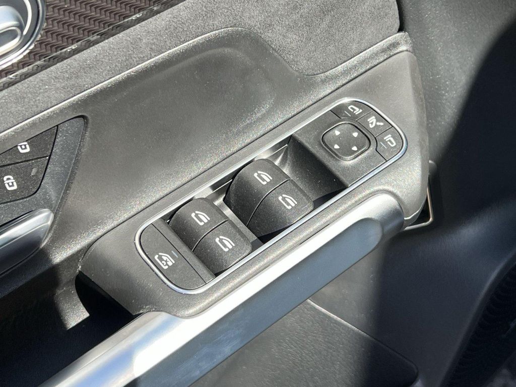 2026 Mercedes-BENZ AMG GLB 35 4MATIC — миниатюра 10