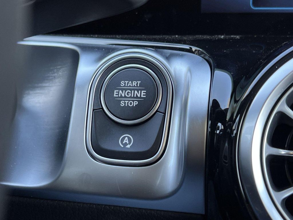 2026 Mercedes-BENZ AMG GLB 35 4MATIC — миниатюра 30