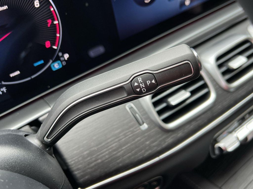 2026 Mercedes-BENZ GLE — миниатюра 24