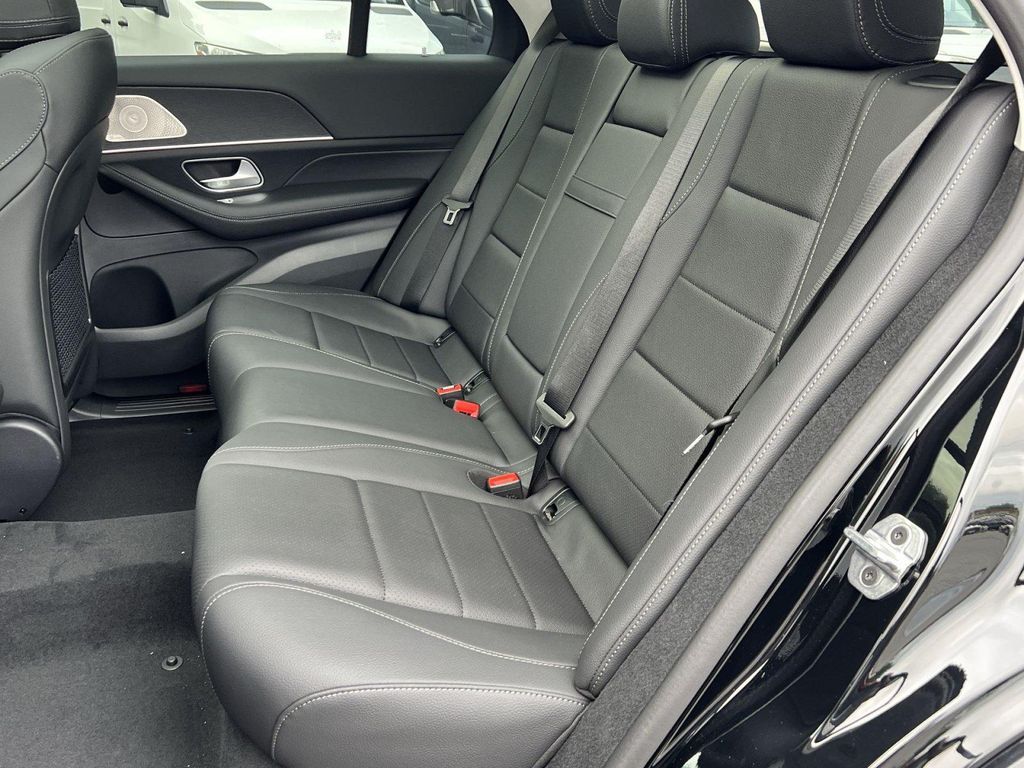 2026 Mercedes-BENZ GLE — миниатюра 27
