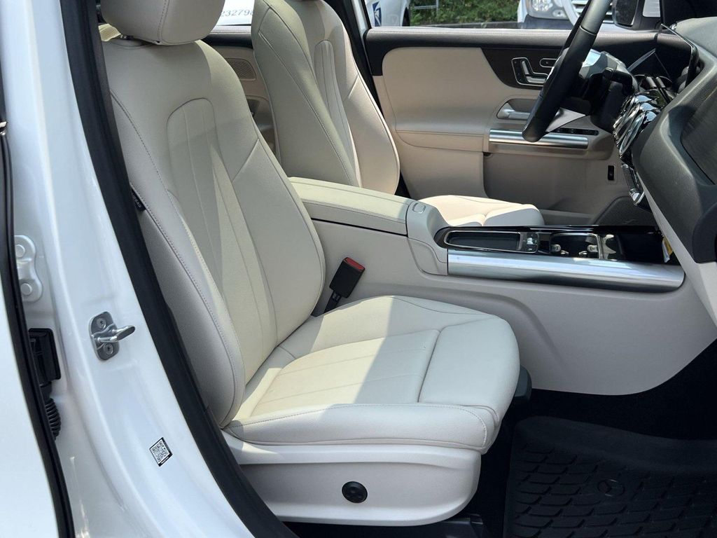 2026 Mercedes-BENZ GLA — миниатюра 30