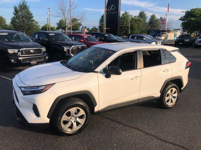 2023 Toyota RAV4 LE thumbnail 37