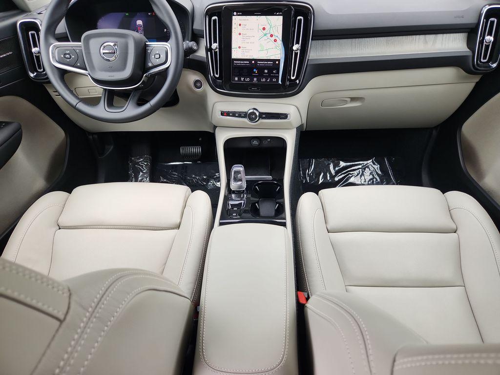 2025 Volvo XC40 B5 ULTRA DARK THEME 照片 5