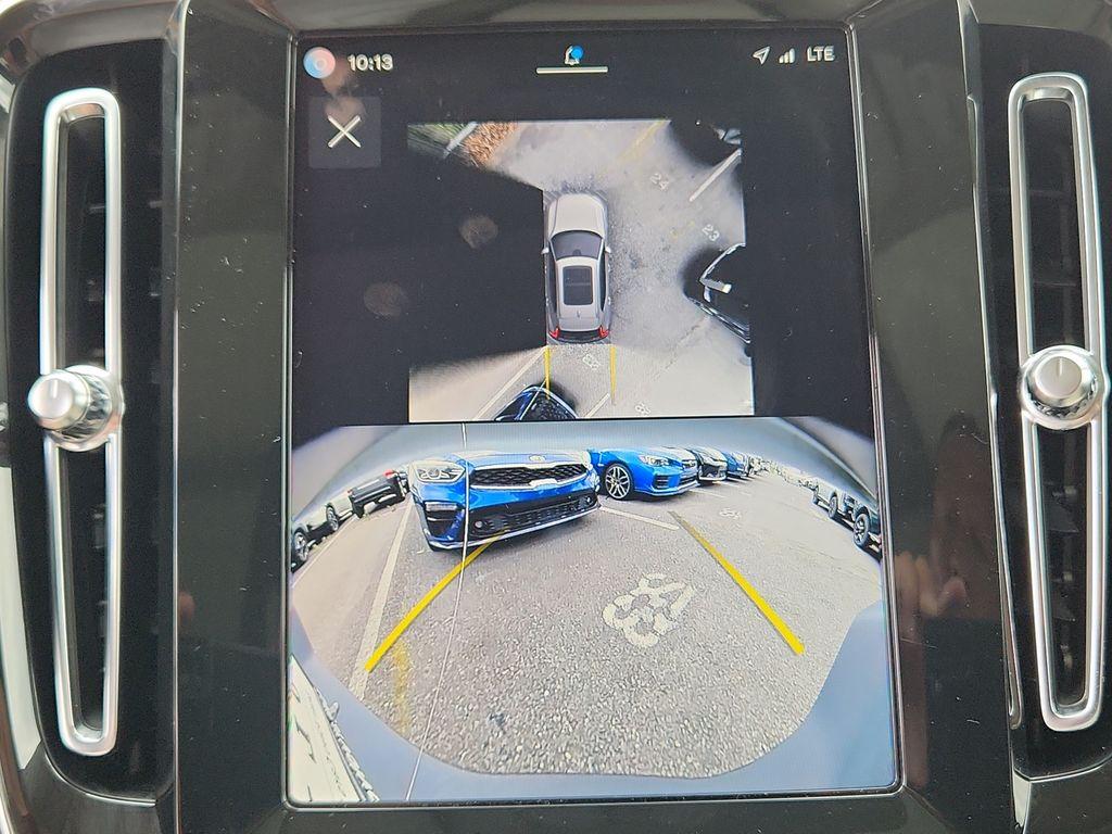 صورة مصغرة 18 لـ 2025 Volvo XC40 B5 ULTRA DARK THEME