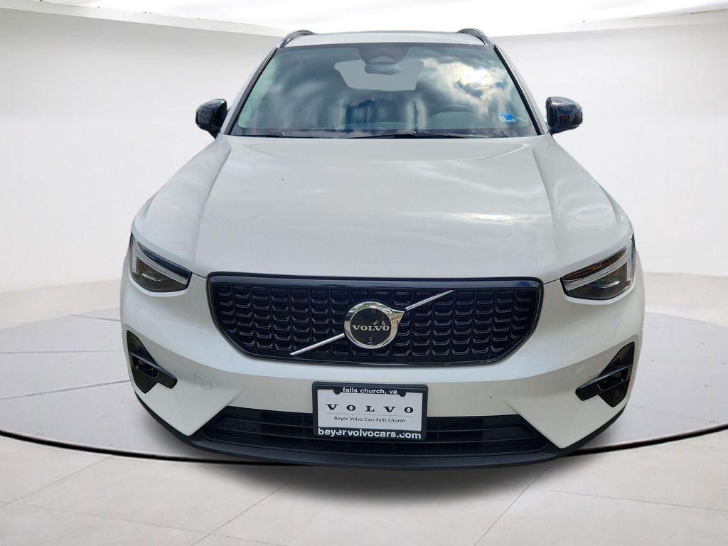 2025 Volvo XC40 B5 ULTRA DARK THEME 照片 6