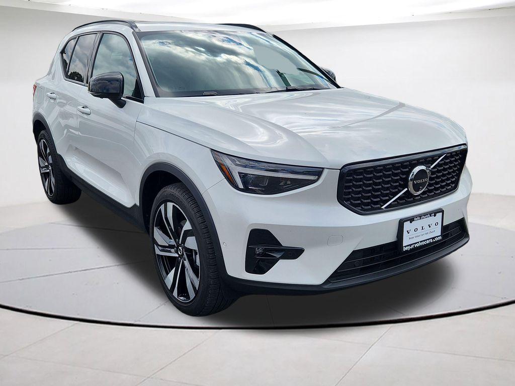 2025 Volvo XC40 B5 ULTRA DARK THEME 照片 1