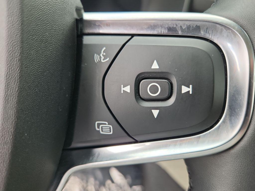 صورة مصغرة 21 لـ 2025 Volvo XC40 B5 ULTRA DARK THEME