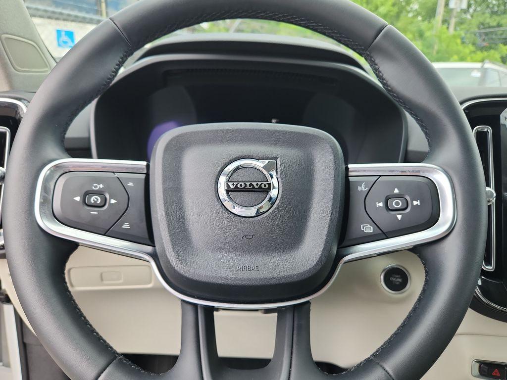 صورة مصغرة 19 لـ 2025 Volvo XC40 B5 ULTRA DARK THEME