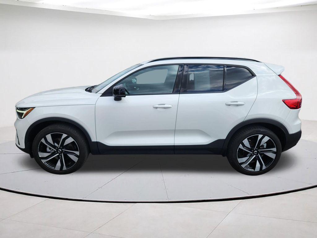 2025 Volvo XC40 B5 ULTRA DARK THEME 照片 8
