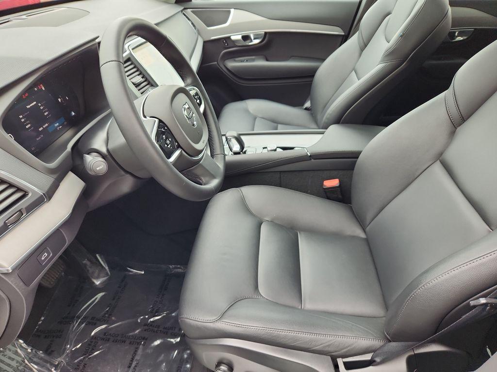 2025 Volvo XC90 B5 CORE — миниатюра 24
